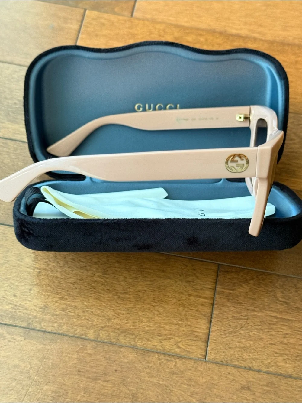 Gucci Minimal Cat Eye sunglasses 54mm in pink
